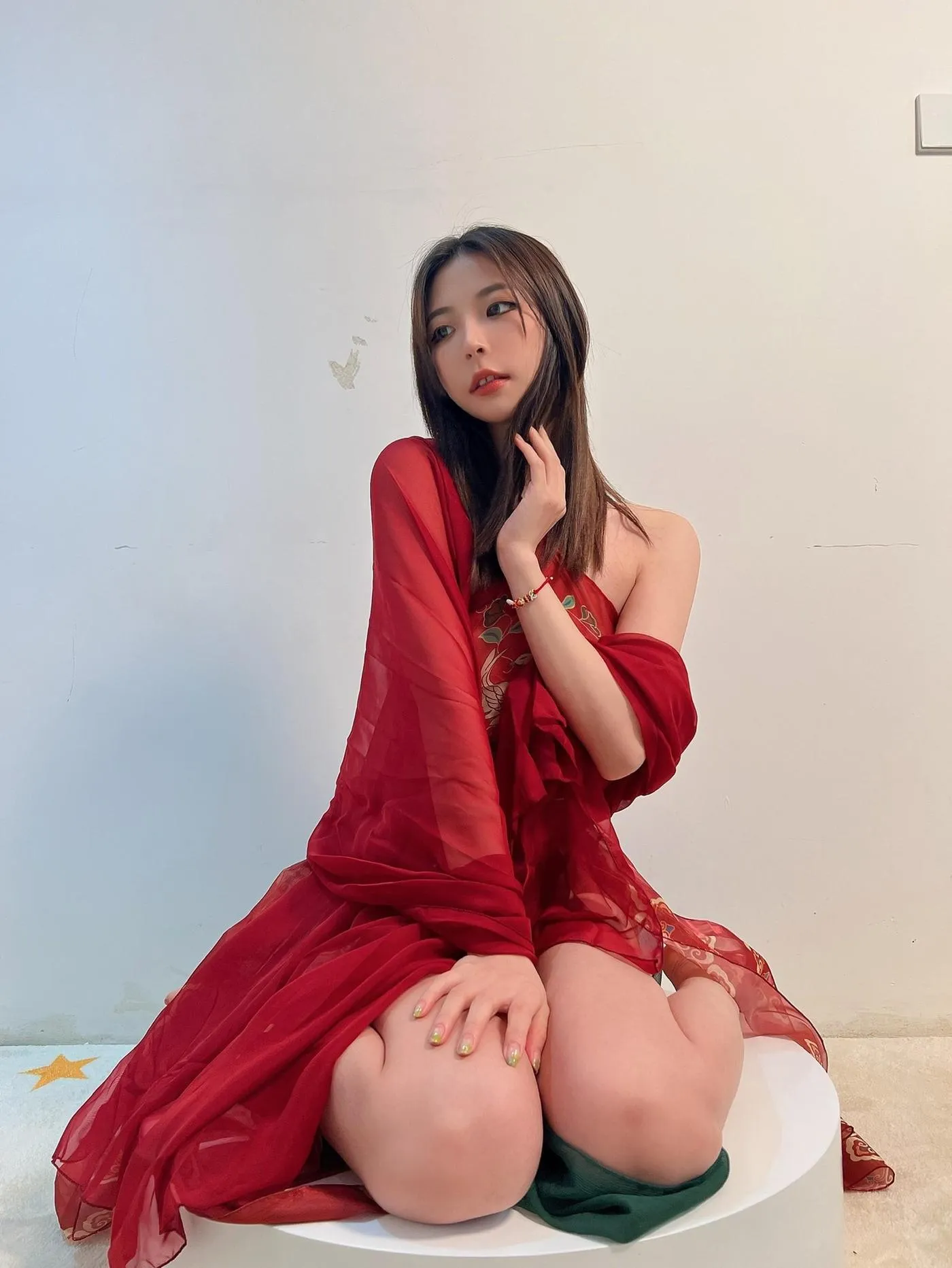 陈妮妮UNI – NO.03 微密圈 福兔迎春 [19P]插图8